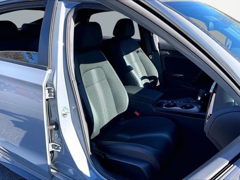 Certified 2025 Honda Civic Sport image 19