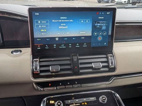 Used 2023 Lincoln Navigator Reserve image 20