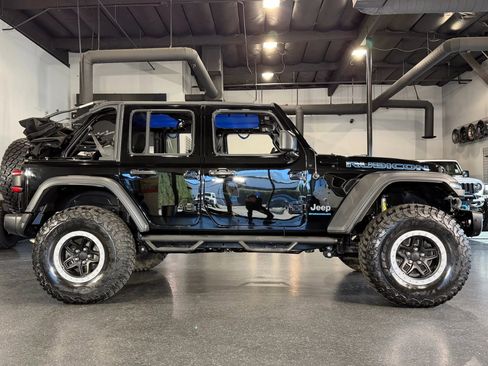 Used 2023 Jeep Wrangler Unlimited Rubicon 4xe AWD/4WD image 15