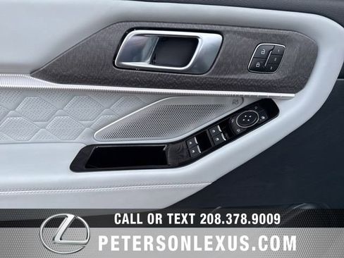 Used 2025 Ford Explorer Platinum w/ Ultimate Package image 25