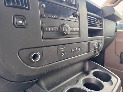 Used 2016 Chevrolet Express 3500 image 11