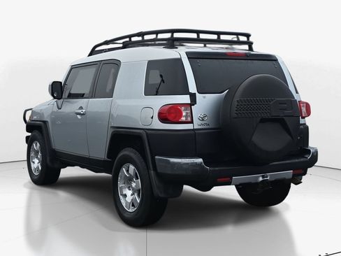 Used 2007 Toyota FJ Cruiser 2WD image 7