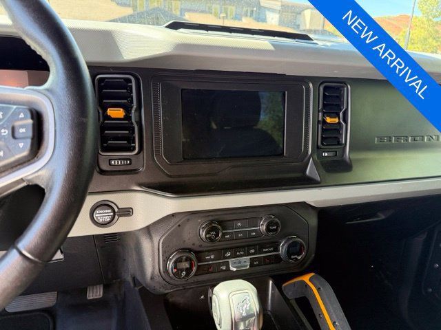Used 2023 Ford Bronco Badlands w/ Sasquatch Package AWD/4WD image 9