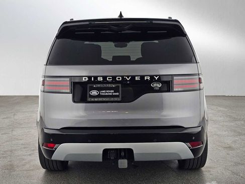 Used 2023 Land Rover Discovery Metropolitan Edition image 4