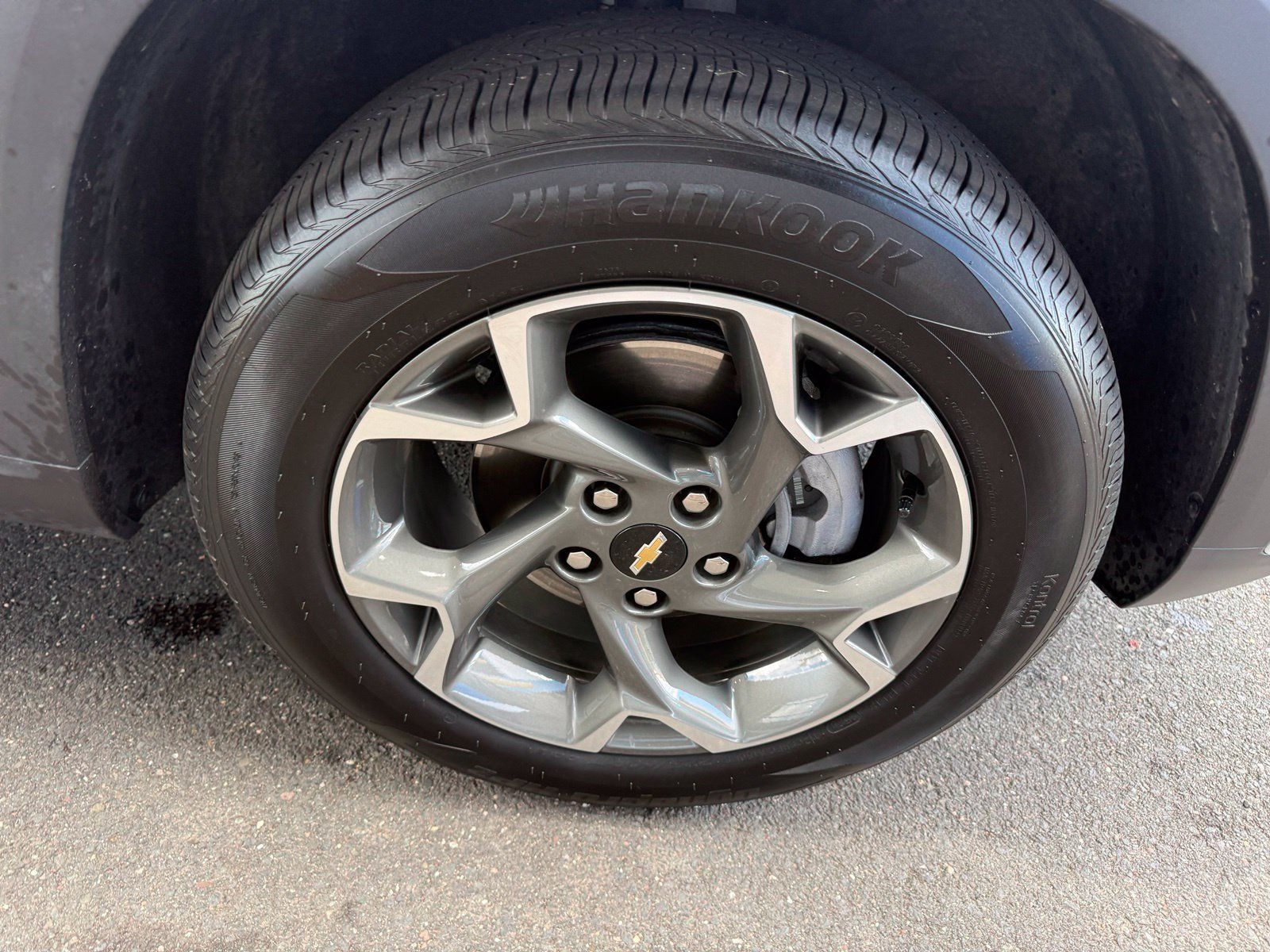 Used 2025 Chevrolet Trax LT FWD image 11