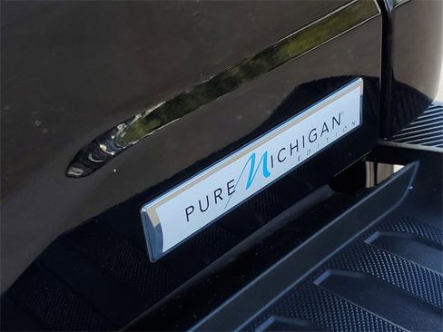 Certified 2025 Ford F150 XLT w/ Equipment Group 301A Standard image 8