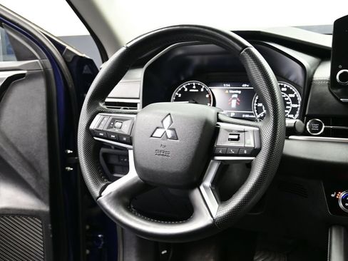 Used 2024 Mitsubishi Outlander SE image 4