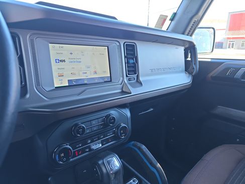 Used 2023 Ford Bronco Outer Banks image 25