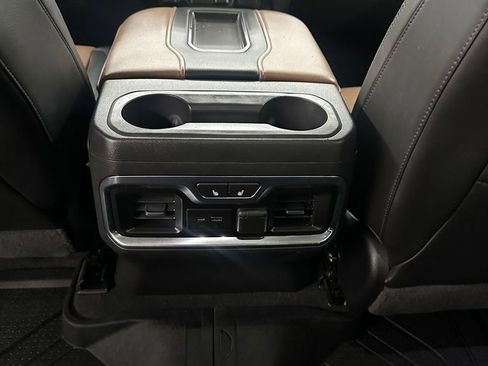 Used 2020 Chevrolet Silverado 1500 High Country w/ Technology Package AWD/4WD image 24