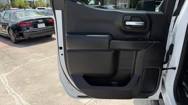 Used 2025 Chevrolet Silverado 1500 Custom w/ Turbomax Blackout Package RWD image 17