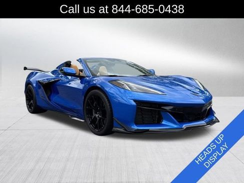 Used 2024 Chevrolet Corvette Z06 w/ Z07 Performance Package RWD image 3