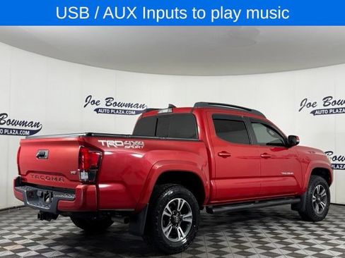 Used 2018 Toyota Tacoma TRD Sport AWD/4WD image 7