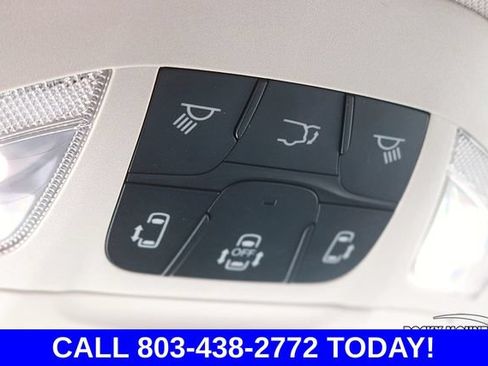 Used 2024 Chrysler Pacifica Touring-L FWD image 30