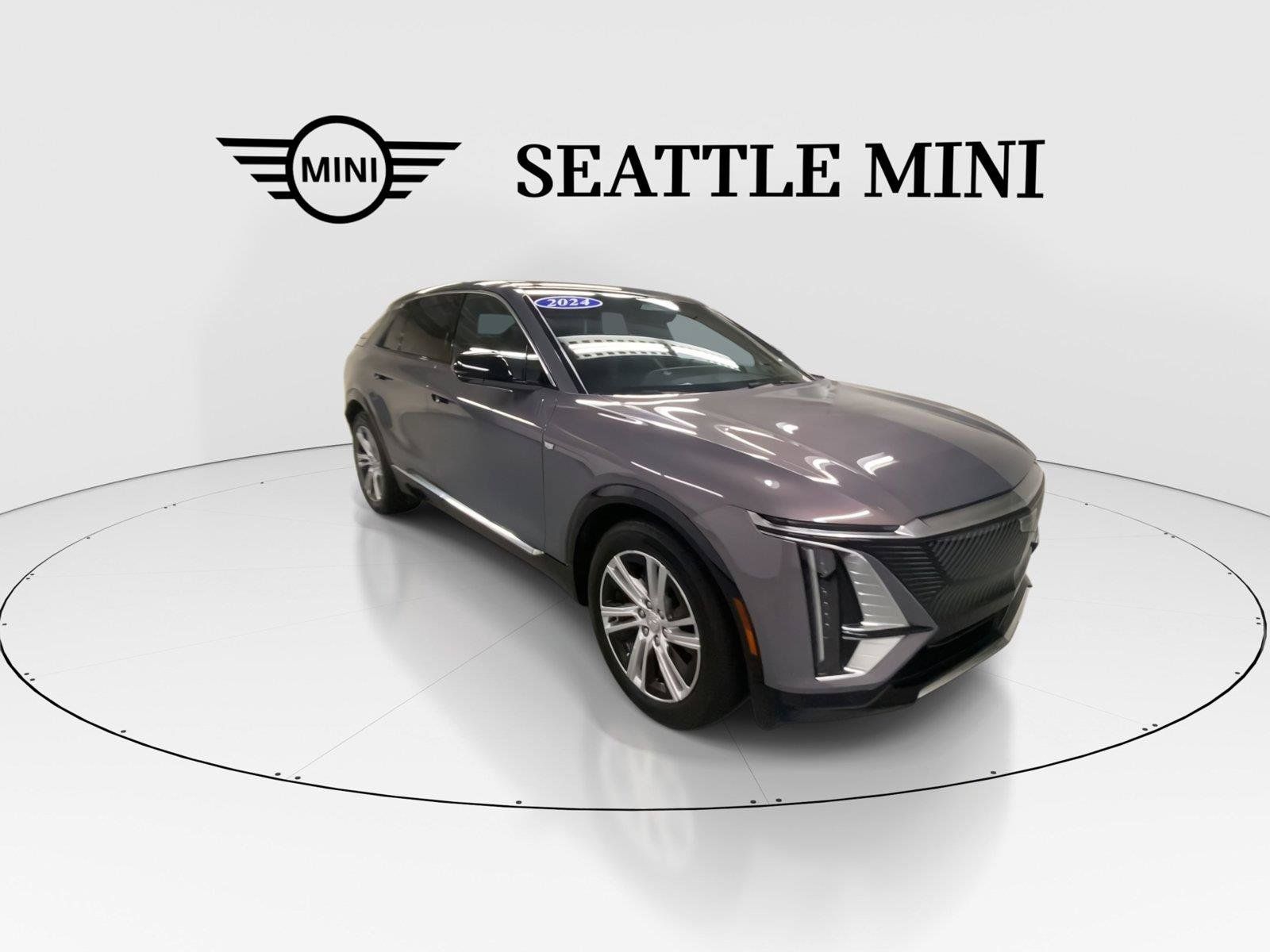Used 2024 Cadillac Lyriq Tech AWD/4WD image 2