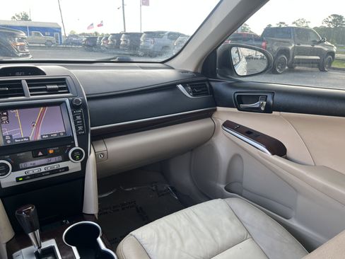 Used 2012 Toyota Camry XLE FWD image 28