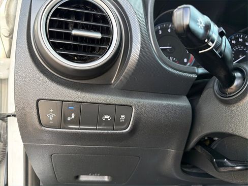 Used 2020 Hyundai Kona Limited AWD/4WD image 17