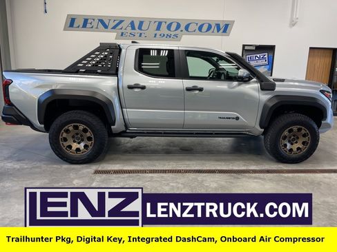 Used 2025 Toyota Tacoma 4x4 Double Cab Hybrid image 1