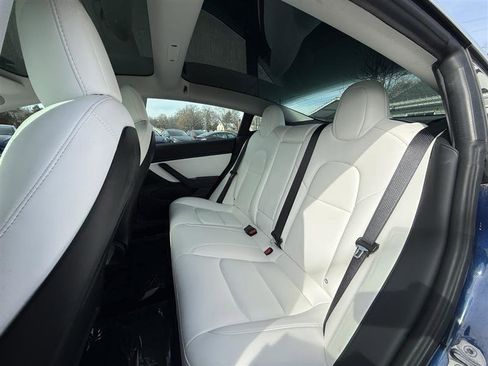 Used 2018 Tesla Model 3 Performance image 13