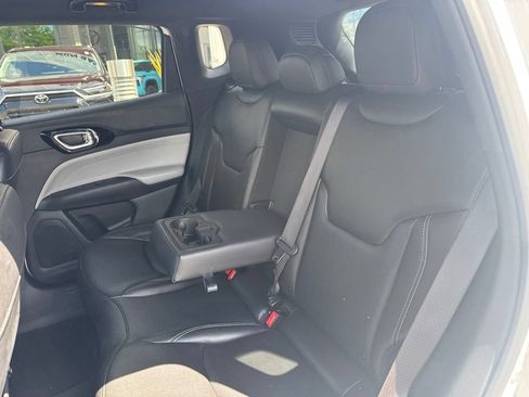 Used 2025 Jeep Compass Limited AWD/4WD image 15