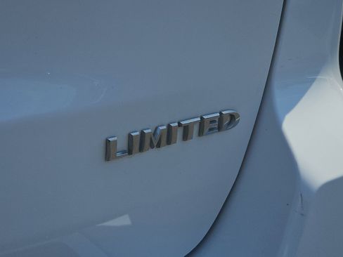 Used 2018 Jeep Grand Cherokee Limited AWD/4WD image 31