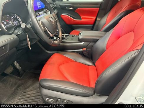 Used 2023 Toyota Highlander XSE FWD image 15