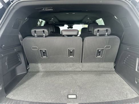 Used 2025 Chevrolet Traverse RS image 28