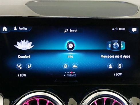 Used 2022 Mercedes-Benz GLB 250 w/ Premium Package Lite image 25