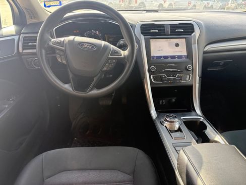 Used 2020 Ford Fusion SE FWD image 10