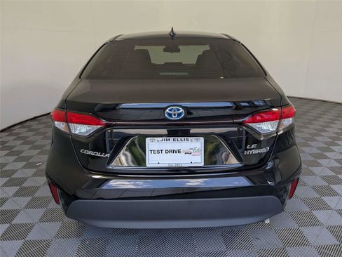 Used 2024 Toyota Corolla LE FWD image 6