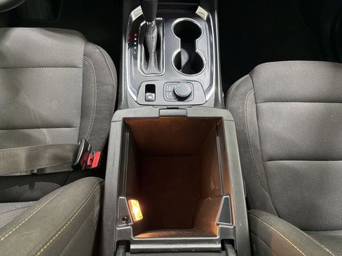 Used 2020 Chevrolet Traverse LT w/ Driver Confidence II Package image 28