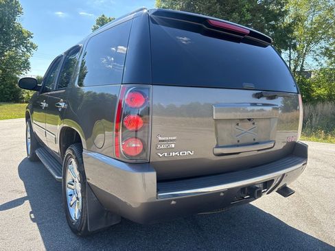 Used 2012 GMC Yukon Denali AWD/4WD image 3