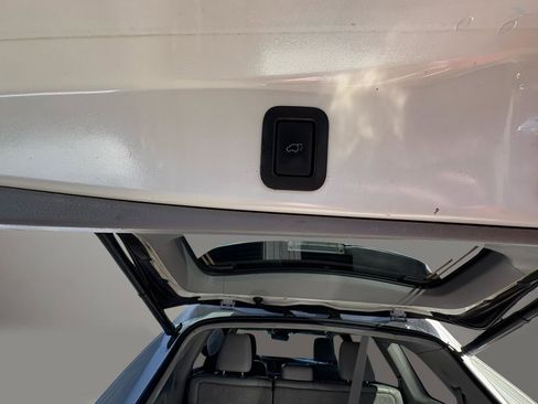 Used 2018 Toyota Highlander XLE image 51