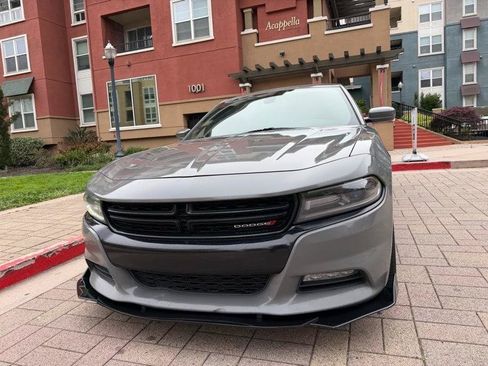 Used 2017 Dodge Charger R/T w/ Navigation & Travel Group RWD image 31