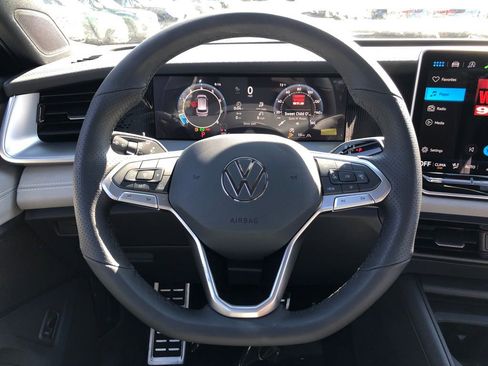 New 2026 Volkswagen Tiguan SE R-Line AWD/4WD image 19