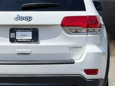 Used 2014 Jeep Grand Cherokee Laredo w/ 18" Wheel & 8.4" Radio Group AWD/4WD image 14