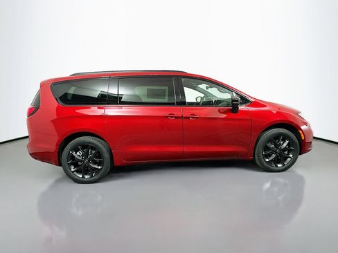 New 2026 Chrysler Pacifica Limited w/ S Appearance Package AWD/4WD image 24