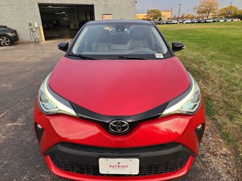 Used 2020 Toyota C-HR Limited image 10