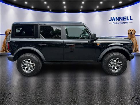 Used 2025 Ford Bronco Badlands AWD/4WD image 4