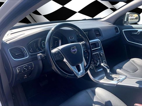 Used 2015 Volvo S60 T5 Premier image 12