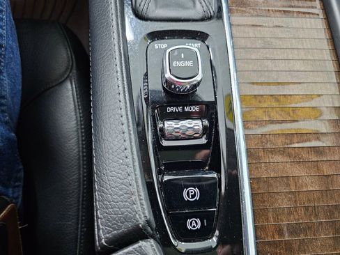 Used 2016 Volvo XC90 T6 Momentum AWD/4WD image 26