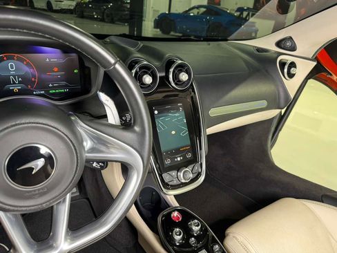 Used 2020 McLaren GT image 32
