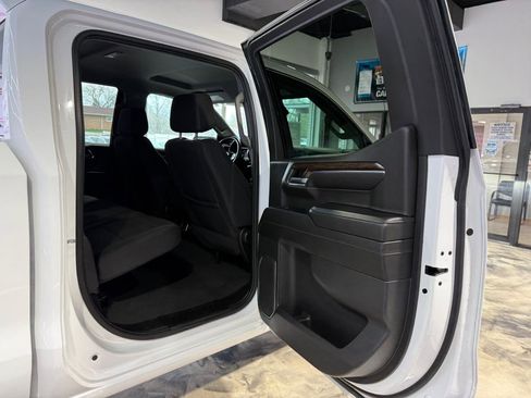 Used 2024 GMC Sierra 1500 SLE image 32