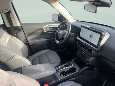 Used 2025 Ford Bronco Sport Badlands image 9