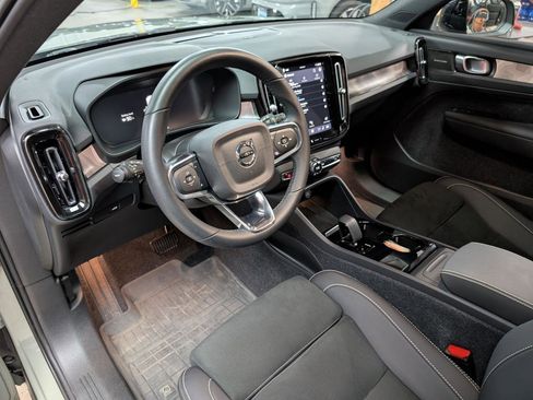 Used 2023 Volvo XC40 Recharge Ultimate w/ Protection Package Premier AWD/4WD image 3