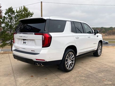 Used 2025 GMC Yukon Denali w/ Denali Reserve Package image 6
