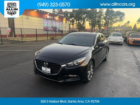Used 2018 MAZDA MAZDA3 Touring FWD image 1