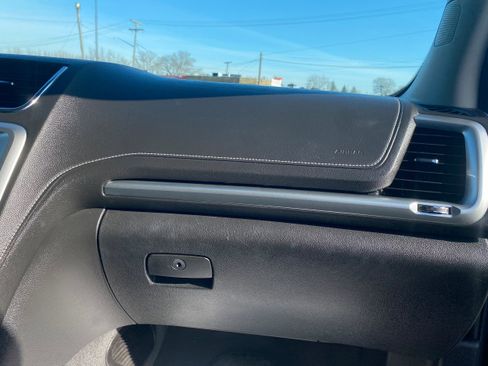 Used 2015 GMC Acadia SLE image 15