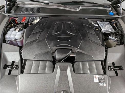 Certified 2025 Porsche Cayenne AWD/4WD image 25