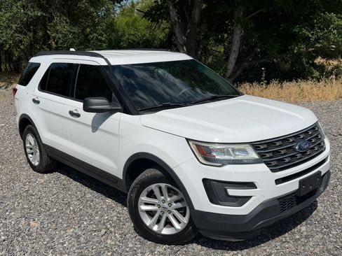Used 2016 Ford Explorer 4WD image 3