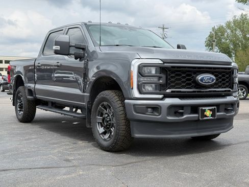 Used 2023 Ford F250 Lariat w/ Sport Appearance Package AWD/4WD image 2